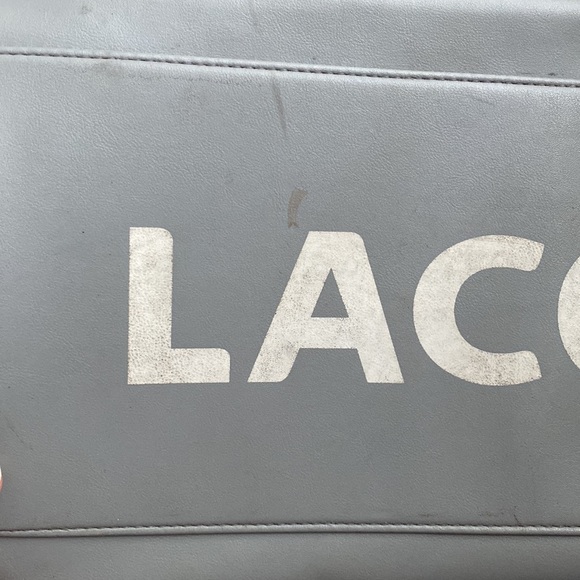 Used Lacoste travel/gym bag, normal sign of usage - Picture 9 of 13